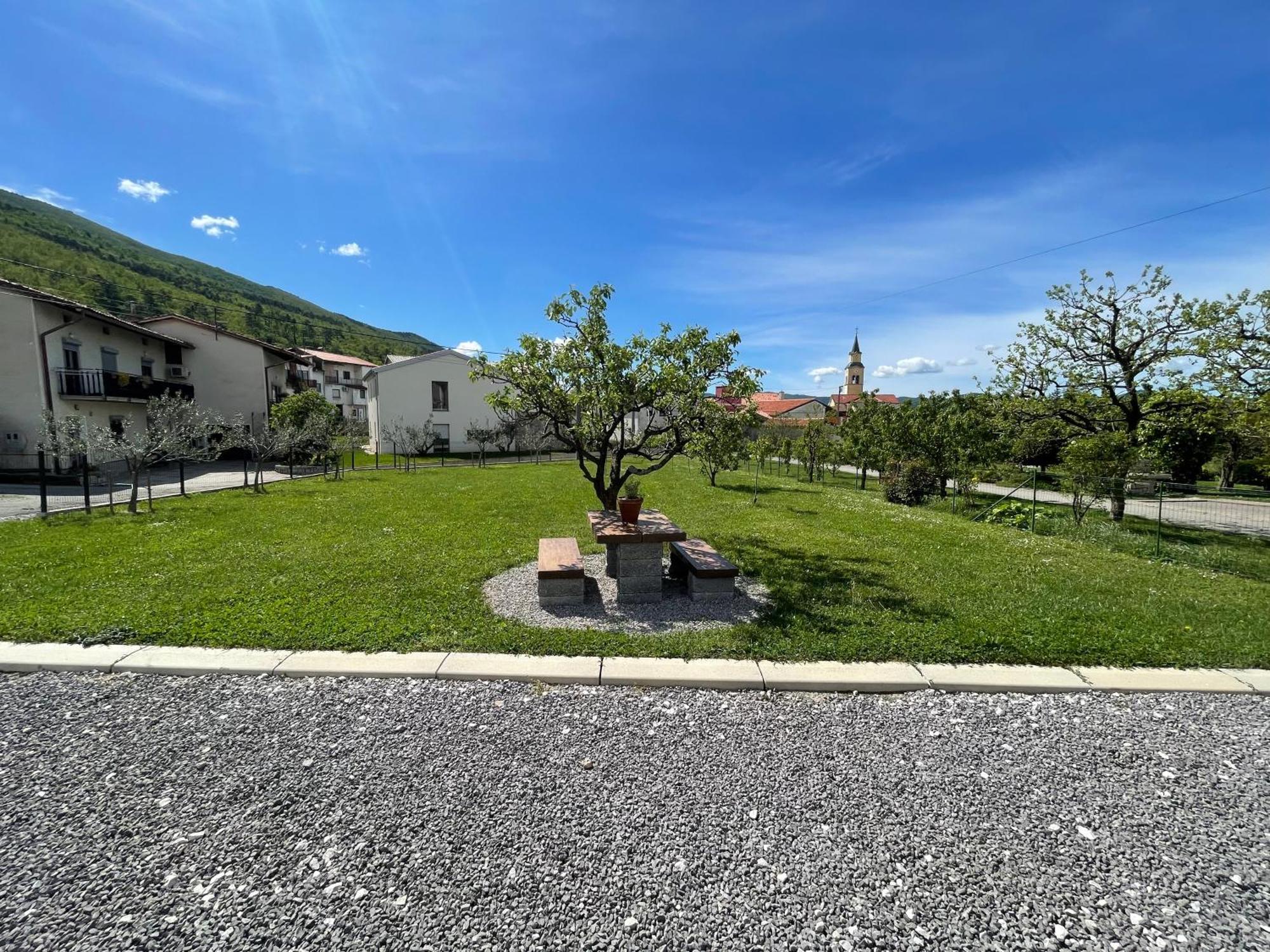 Appartamento Kmetija Tomazic Vinska Klet - Winery Vipava Esterno foto