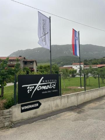 Appartamento Kmetija Tomazic Vinska Klet - Winery Vipava Esterno foto